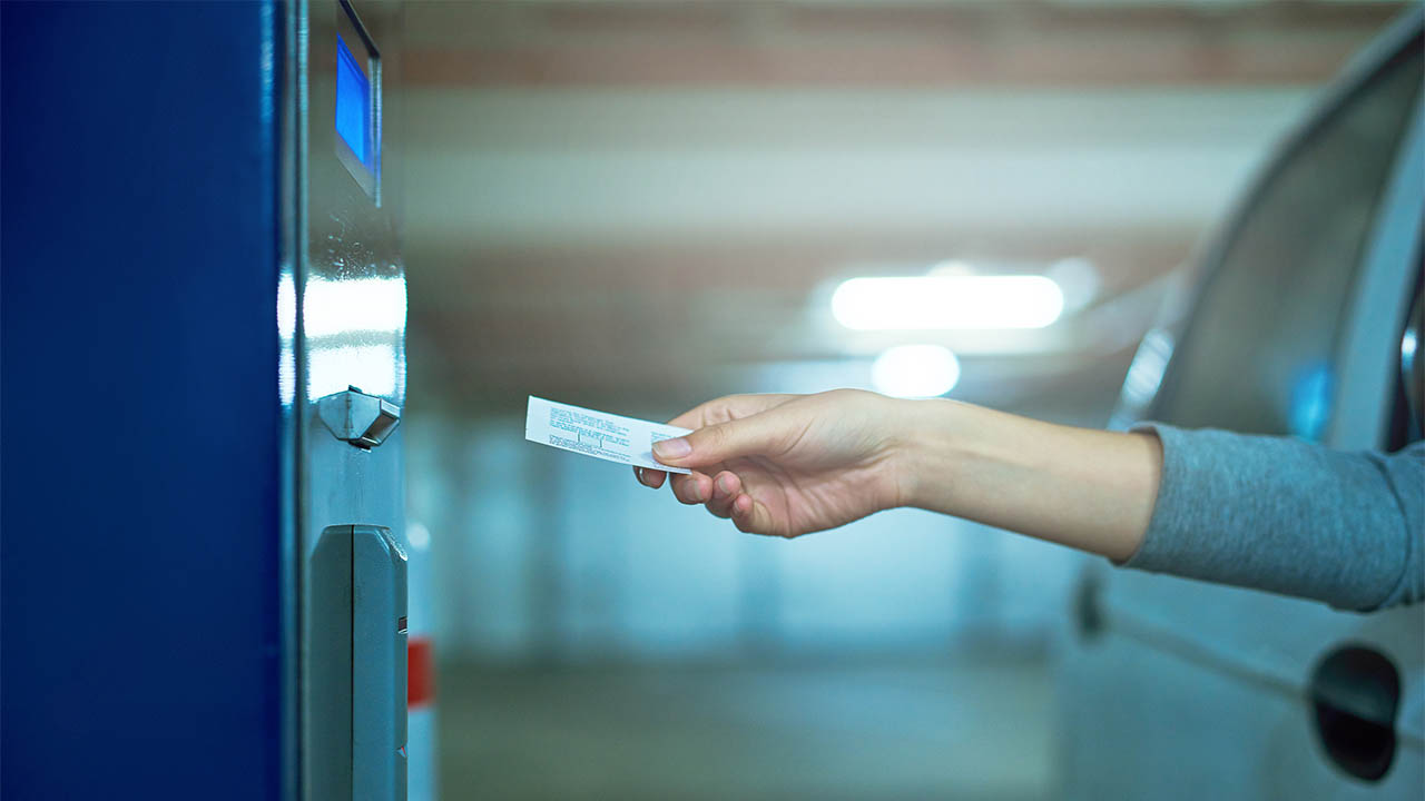 テキサス州の駐車料金支払い問題には詐欺的な QR コードが含まれるようになりました